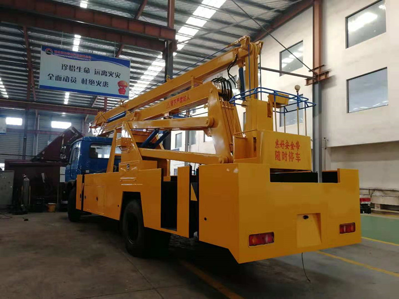 东风153型24米高空作业车
