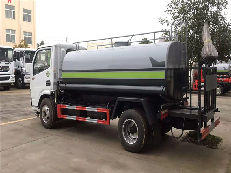 东风5方洒水车4