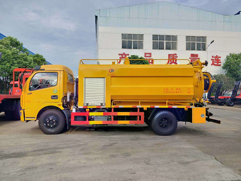 东风D7清洗吸污1