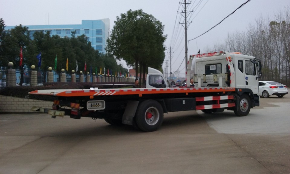 东风D9一拖二平板清障车