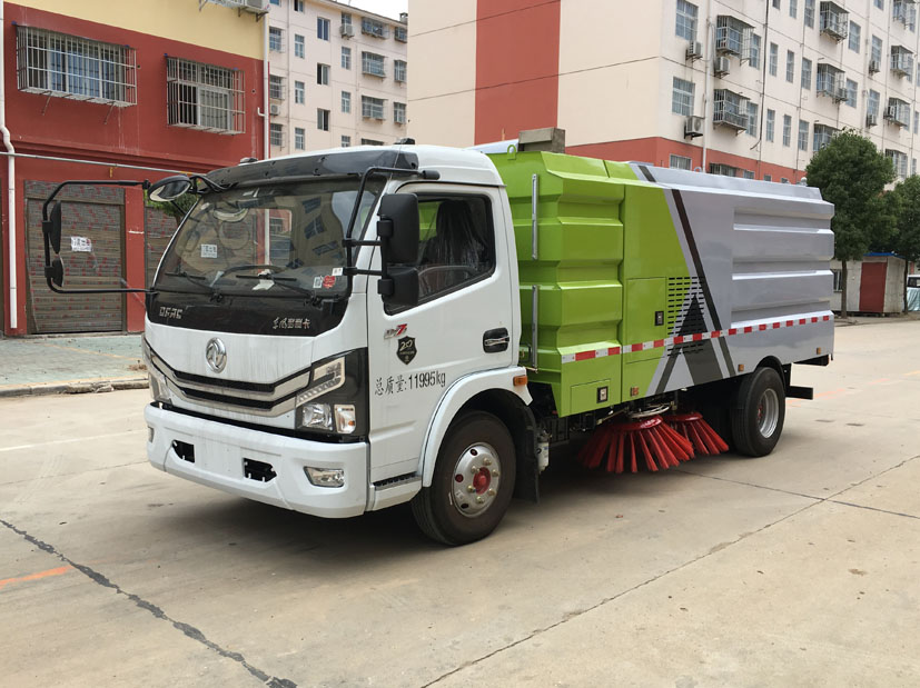 东风D7扫路车CLW5120TSL6