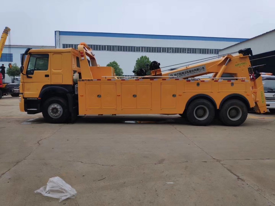 重汽豪沃后双桥拖吊连体清障车
