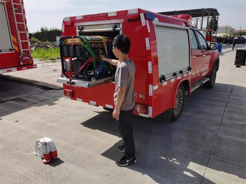 福田皮卡器材消防车