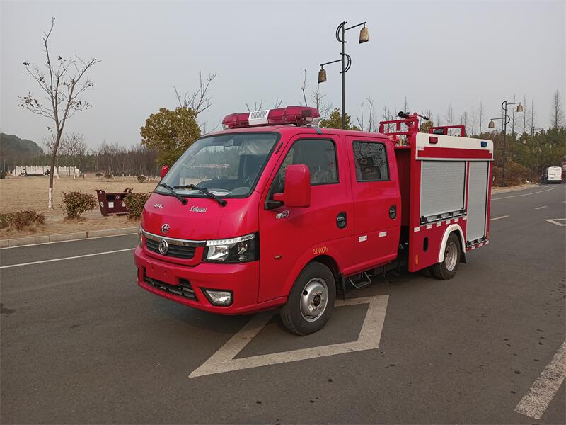 东风途逸1T水罐消防车