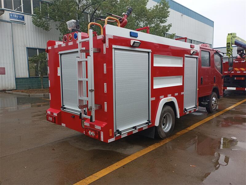 福田2.6T水罐消防车