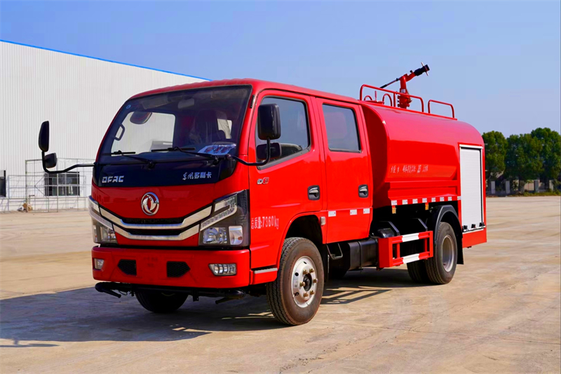 东风D6双排4T消防洒水车