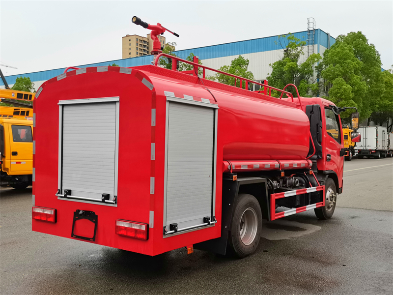 东风D6单排4.5T消防洒水车